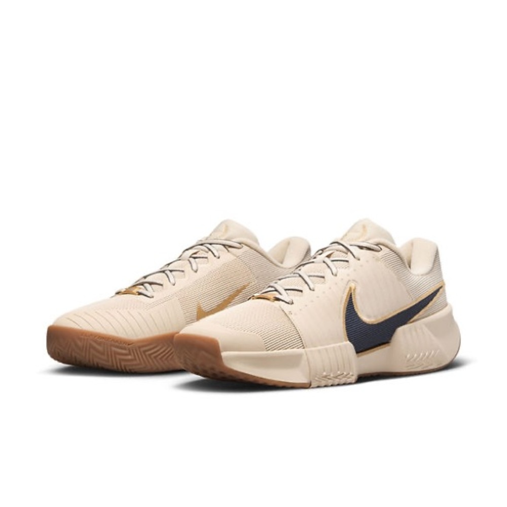 NIKE GP CHALLENGE PRO TENNIS SHOES